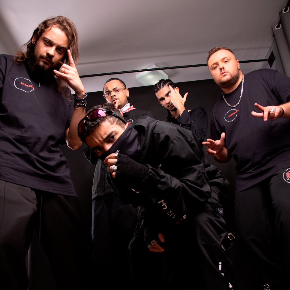 Capa - Sidoka e intactoz. x KACE - Collab "Envelope" traz novas roupas e acessórios