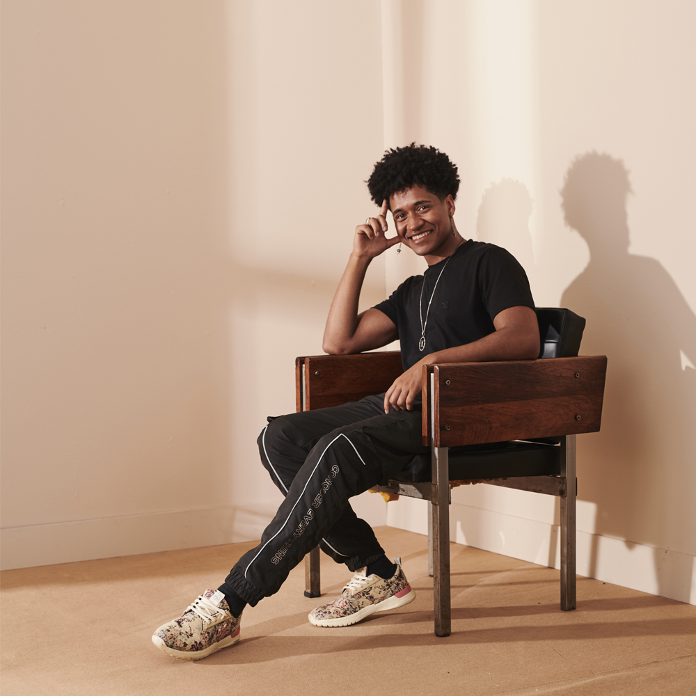 Capa - Sobre ser um estilista negro brasileiro em ascenção e foco na carreira - Entrevista com Felipe Sousa