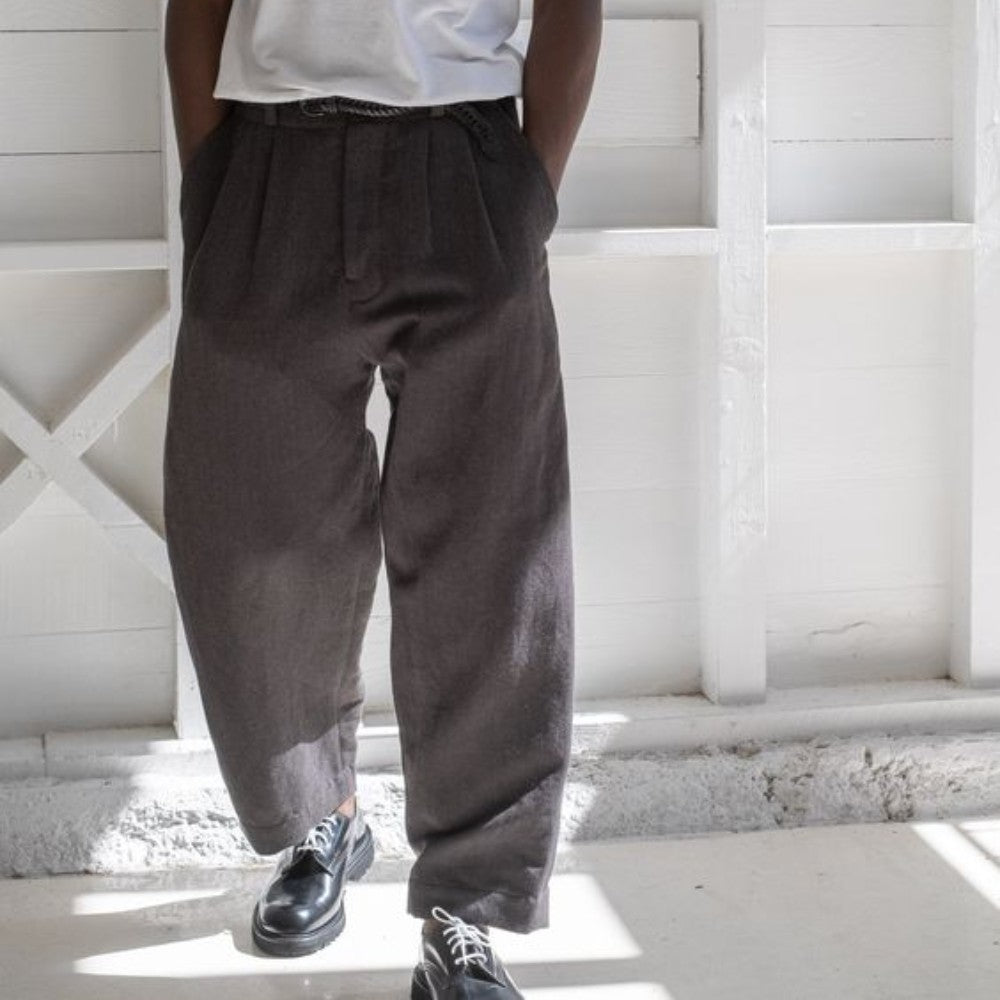 Look com Calça de Alfaiataria Masculina Kace Capa