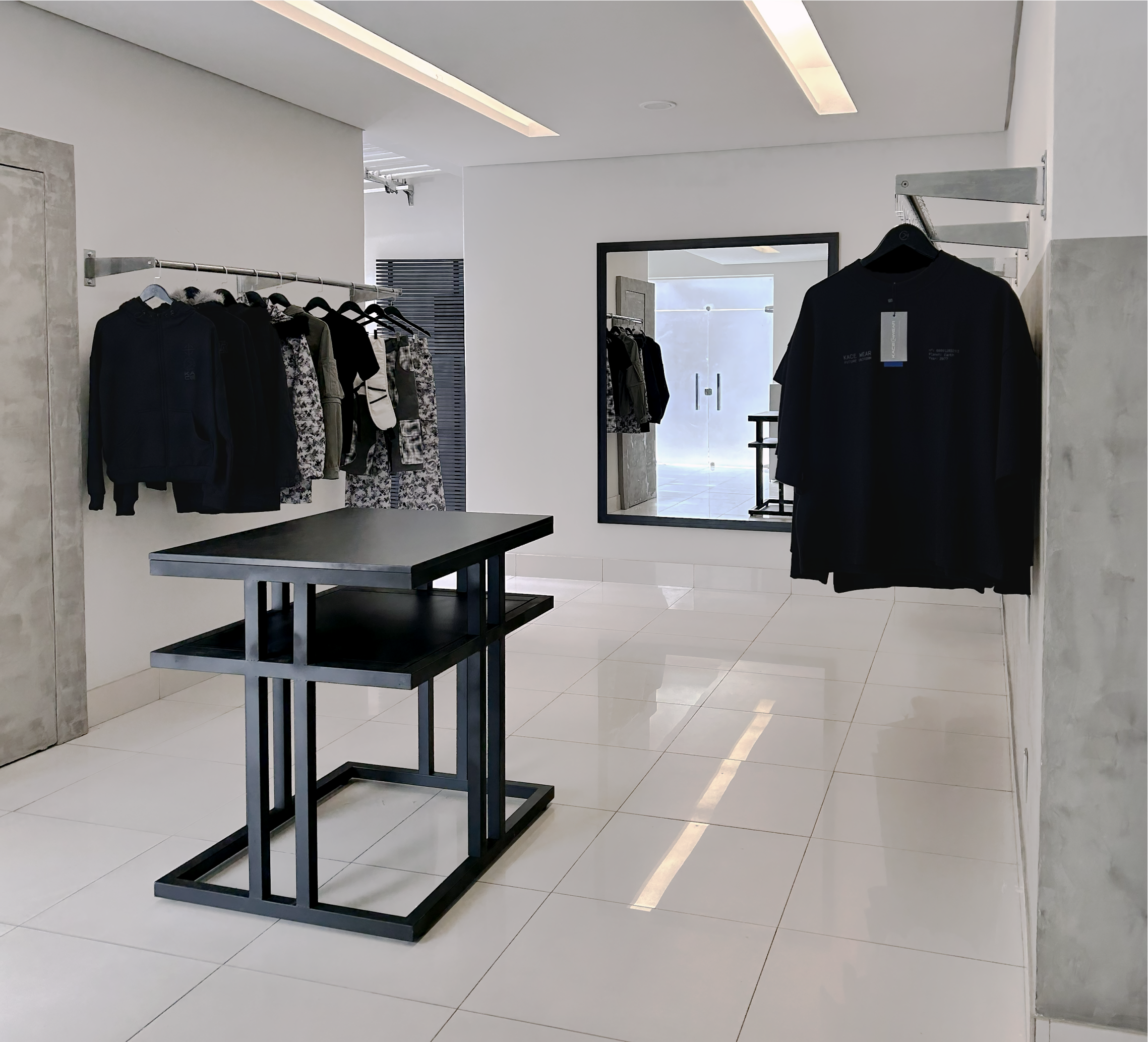 Showroom da Flagship Kace Wear com exposição das coleções atuais.
