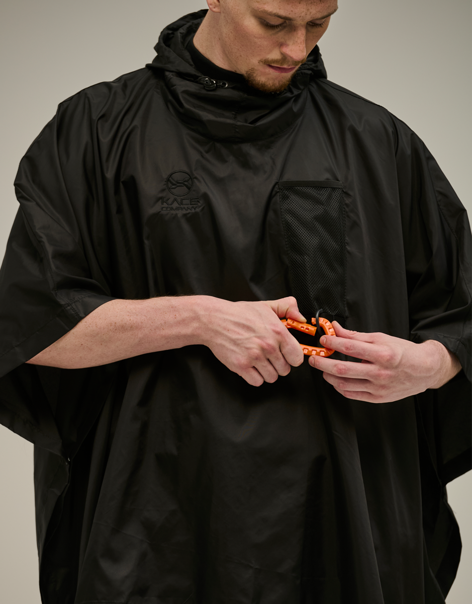 Poncho WR Genesis Black Kace