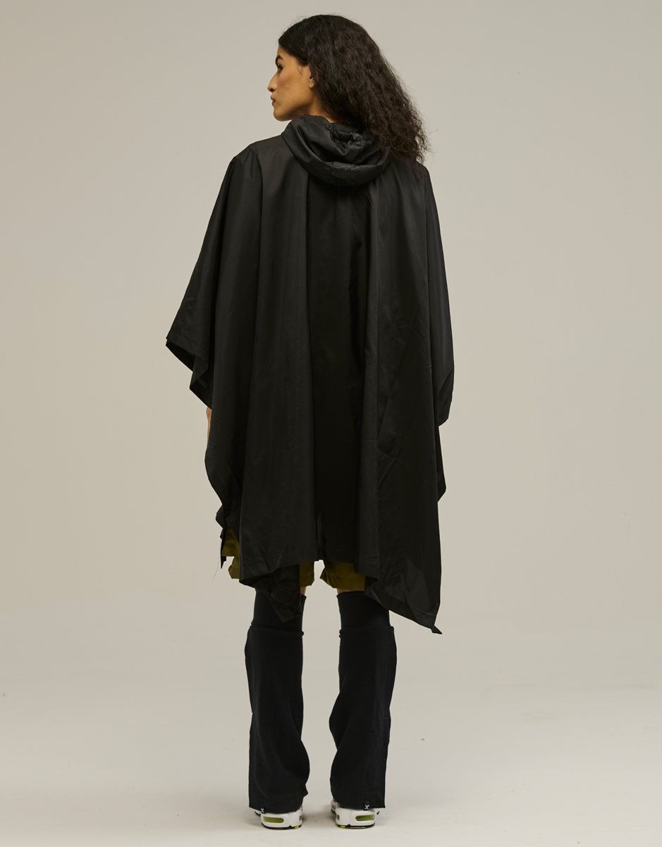 Poncho WR Genesis Black Kace