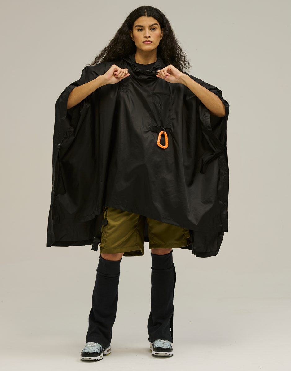 Poncho WR Genesis Black Kace