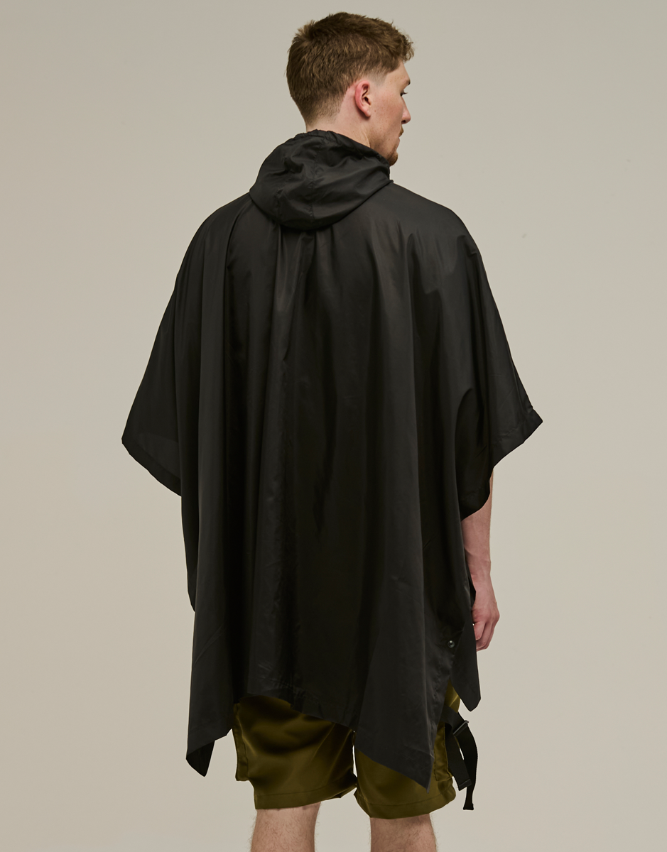 Poncho WR Genesis Black Kace
